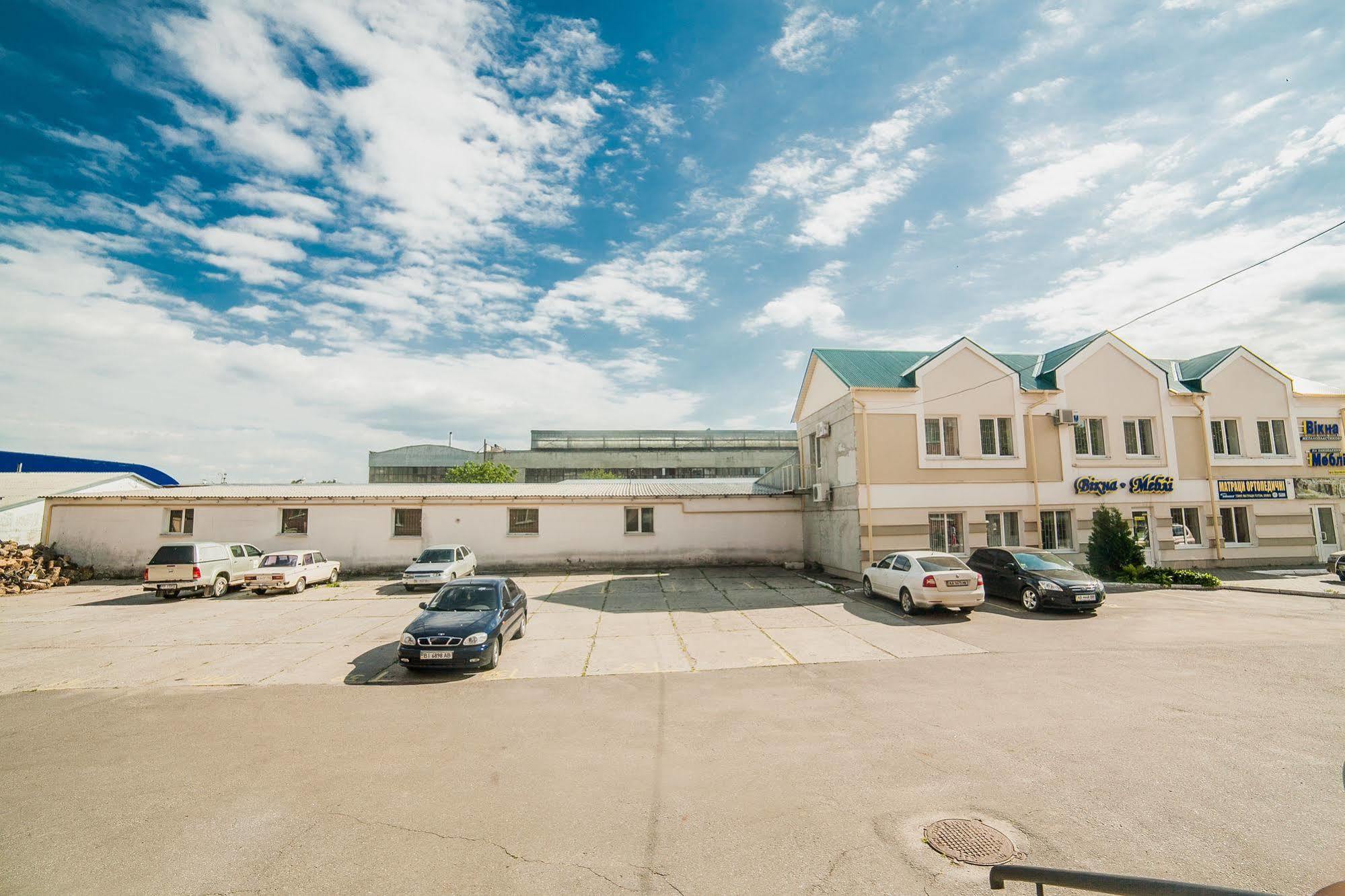 Yavir Hotel Poltava Exterior foto